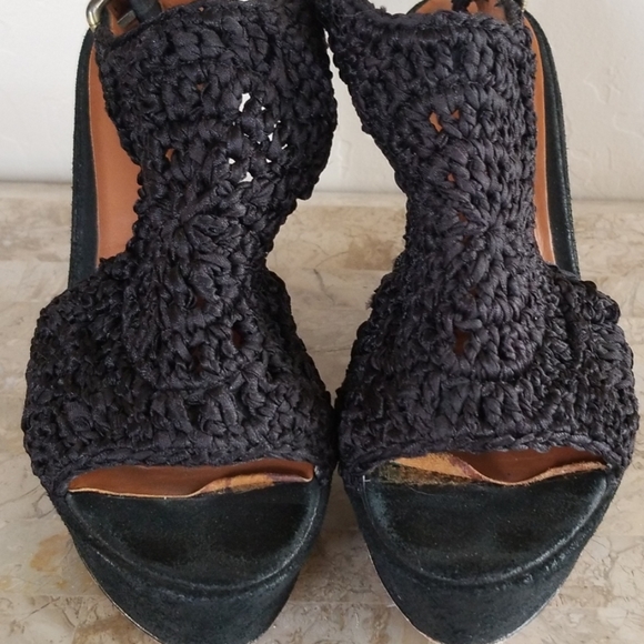 Elizabeth & James Black Braided Wedges - Picture 3 of 7